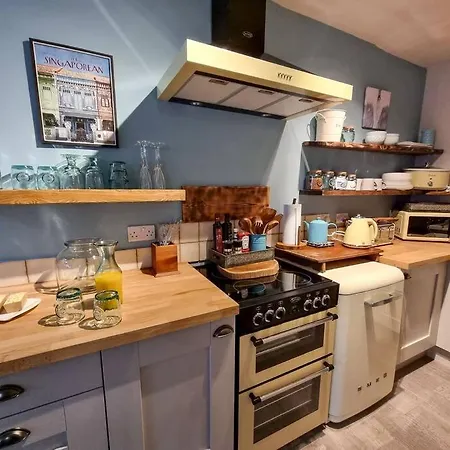 1 Bed Prestwich Duplex Free Parking-3